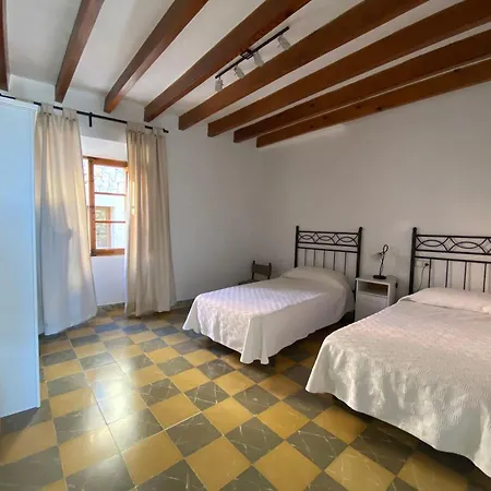 Casa Nuria, Haus Im Zentrum Von Pollensa, 10 Meter Von Der Calvario Treppe Entfernt, Fuer 6 Personen, Mit Wifi Und Klimaanlage, Hébergement de vacances
