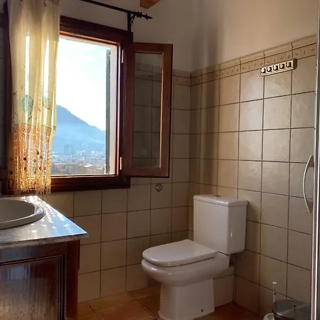 Casa Nuria, Haus Im Zentrum Von Pollensa, 10 Meter Von Der Calvario Treppe Entfernt, Fuer 6 Personen, Mit Wifi Und Klimaanlage,