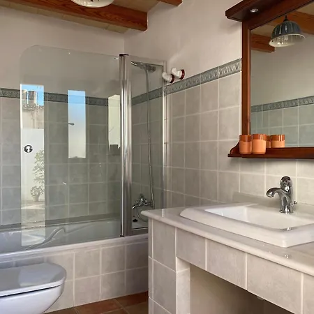 Casa Nuria, Haus Im Zentrum Von Pollensa, 10 Meter Von Der Calvario Treppe Entfernt, Fuer 6 Personen, Mit Wifi Und Klimaanlage,