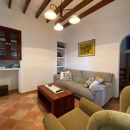 Casa Nuria, Haus Im Zentrum Von Pollensa, 10 Meter Von Der Calvario Treppe Entfernt, Fuer 6 Personen, Mit Wifi Und Klimaanlage,